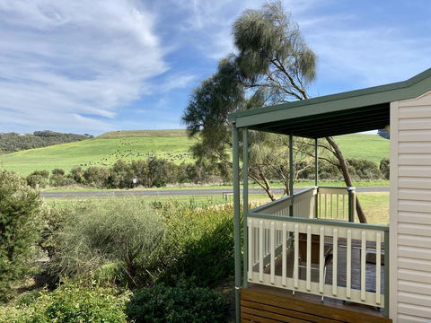 Daysy Hill Country Cottages - Holiday Cairns 2