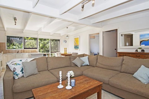 De Angelis Beach House - Holiday Cairns 1