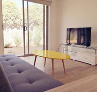 Delicate and Peaceful Bundoora Townhouse 20-R4 - Holiday Cairns
