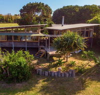 Delicate Nobby Artist Studio 898 Point Plomer Road - Holiday Cairns