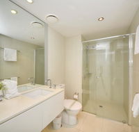 Deluxe Private Apartment in Surfers Paradise - Holiday Cairns