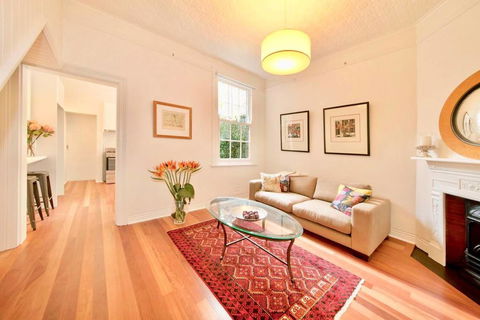 Divine Early-Sydney Home - The Rocks - Holiday Cairns 0