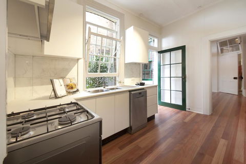 Divine Early-Sydney Home - The Rocks - Holiday Cairns 2