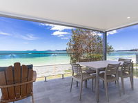 Dolphin Escape Soldiers Point' 121 Soldiers Point Road