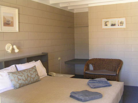 Dongara Old Mill Motel - Holiday Cairns 2