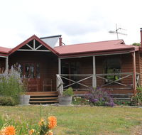 Eagle's Roost Farmstay BB - Holiday Cairns