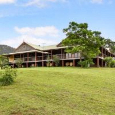 Eagles Rest @ Maluna Vineyard - Holiday Cairns 3