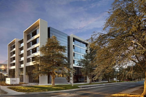 East Hotel And Apartments - Holiday Cairns 0