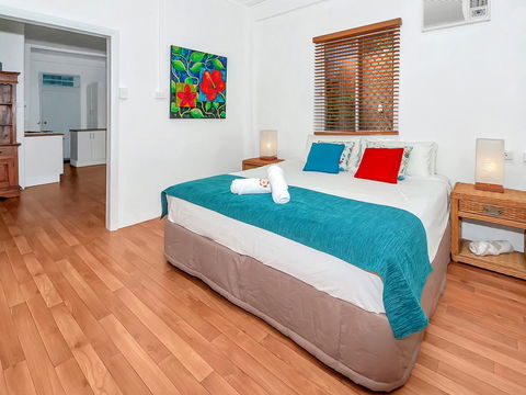 Easy Going Holiday Unit On McKenzie MK6 - Holiday Cairns 0