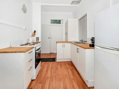 Easy Going Holiday Unit On McKenzie MK6 - Holiday Cairns 3