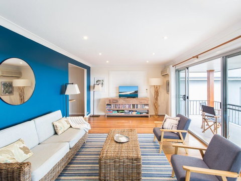 Easy Living At 14 Daphne Street - Holiday Cairns 3