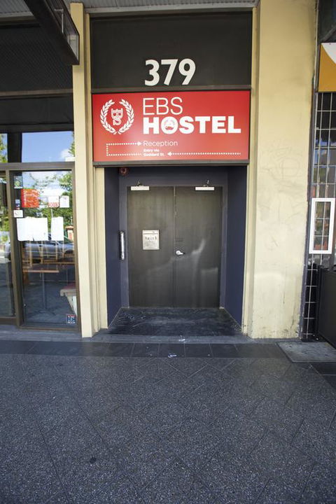EBS Sydney Hostel - Holiday Cairns 3