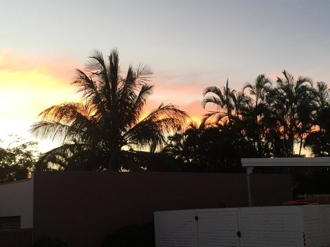 Econo Lodge Beachside - Holiday Cairns 2