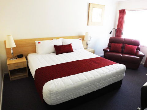 Edinburgh Motor Inn - Holiday Cairns 1