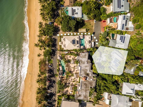 Elevated Beachside Sanctuary - Holiday Cairns 1