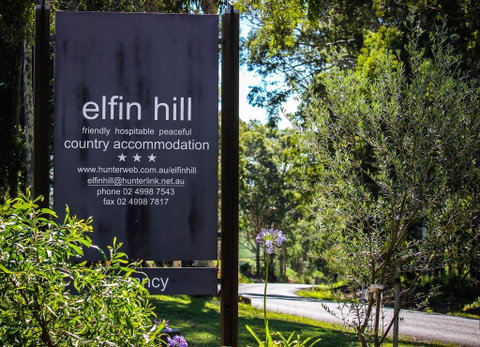 Elfin Hill Vineyard Accommodation - Holiday Cairns 0