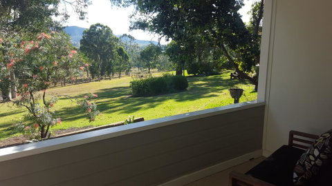 Elfin Hill Vineyard Accommodation - Holiday Cairns 3
