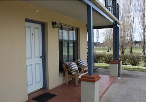 Elite Motor Inn - Holiday Cairns 1