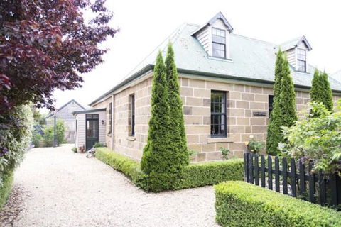 Elm Cottage Barn - Holiday Cairns 0