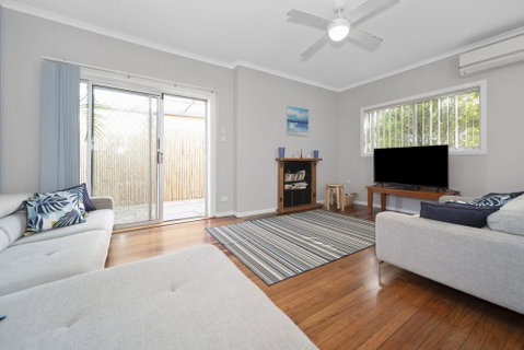 Eloora House, Blue Bay - Holiday Cairns 1