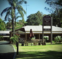 Eltham Motor Inn - Holiday Cairns