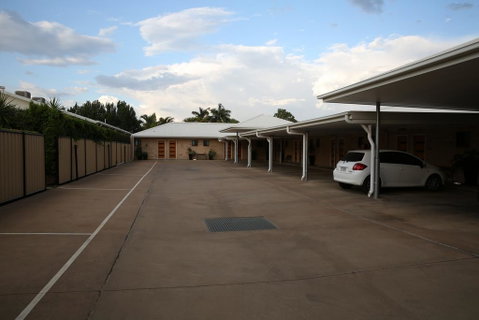 Emerald Central Palms Motel - Holiday Cairns 1