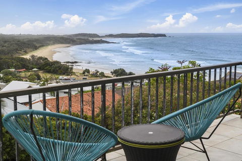 Emerald Views - Holiday Cairns 0