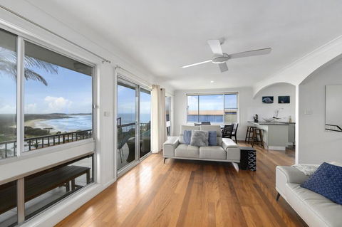 Emerald Views - Holiday Cairns 2