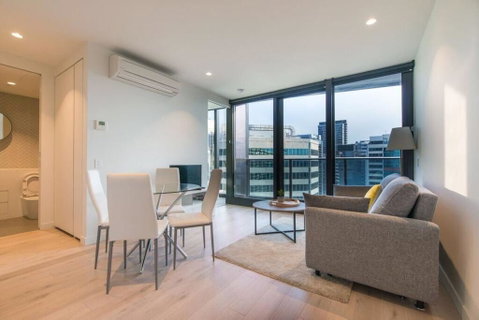 EQ Tower Luxury 1 Bedroom Central Melbourne - Holiday Cairns 0