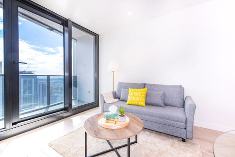 EQ Tower Luxury 1 Bedroom Central Melbourne - Holiday Cairns 2