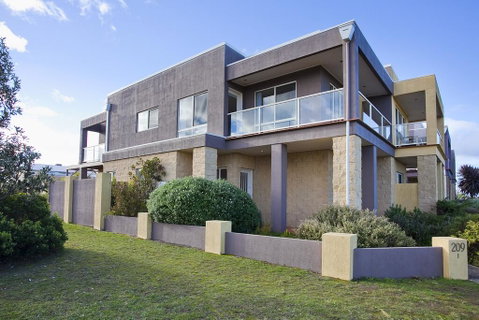 Esplanade Frontage 1-209 - Holiday Cairns 0