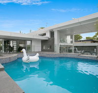 Essence of Broadbeach - Holiday Cairns