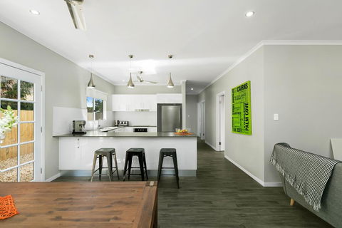 Estilo Bed And Breakfast - Holiday Cairns 0