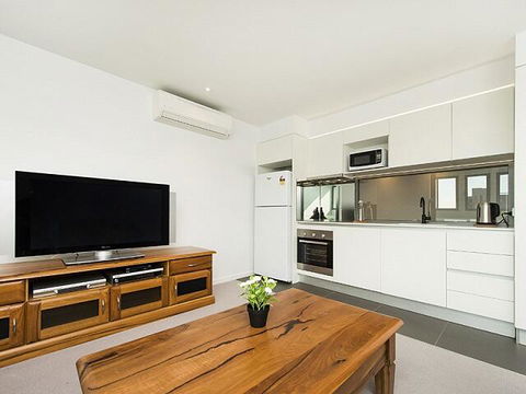 Executive Luxury Apartment - Holiday Cairns 0