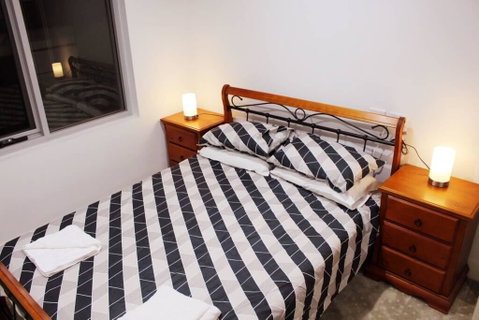 Executively Styled 2 Bed, 2 Bath, Perfect Location - Holiday Cairns 2