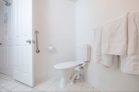 Fabulous Kangaroo Point 3 Bedroom Apartment - Holiday Cairns 2