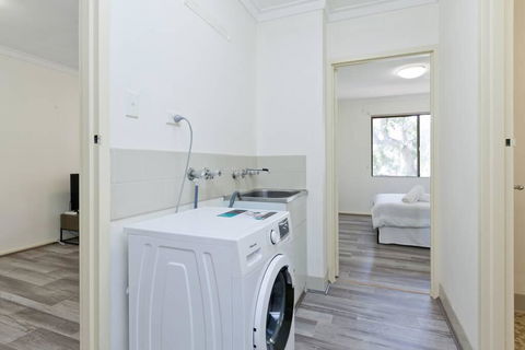 Fabulous Location Near Perth Zoo With Free Parking - Holiday Cairns 2