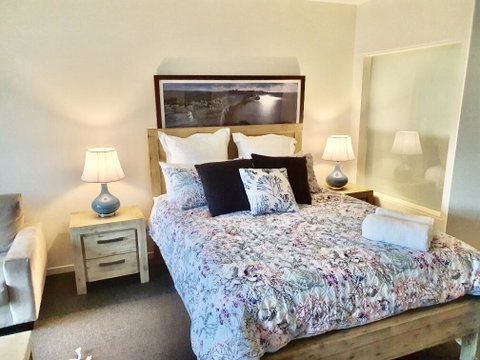 FAMILY ISLAND GETAWAY - BEACHFRONT APARTMENT - Holiday Cairns 1