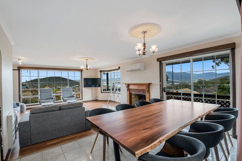 FAMILY With Children Of All Ages - Water/Bridge View - Holiday Cairns 1