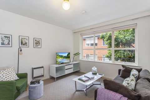 Family-friendly Apartment In Green Glen Iris - Holiday Cairns 0