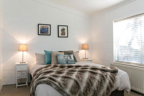 Feathertop Alpine Lodge - Holiday Cairns 3