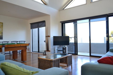 Fischer Torquay By Gold Star Stays - Holiday Cairns 1
