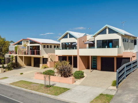 Fischer Torquay By Gold Star Stays - Holiday Cairns 0