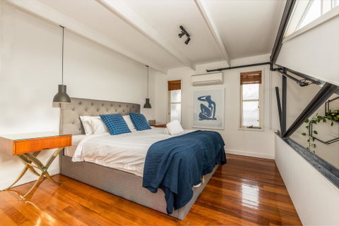 Fitzroy Converted Warehouse Penthouse - Holiday Cairns 1