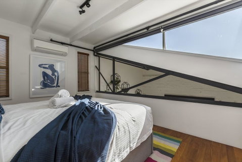 Fitzroy Converted Warehouse Penthouse - Holiday Cairns 3