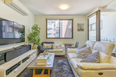 Fitzroy Lifestyle 1 Bed With Pool, Spa, Sauna & Gym - Holiday Cairns 2