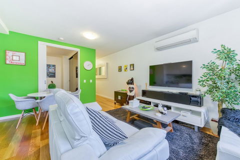 Fitzroy Lifestyle 1 Bed With Pool, Spa, Sauna & Gym - Holiday Cairns 0
