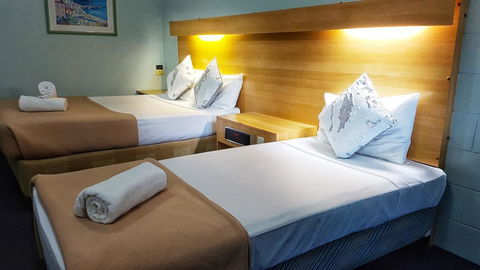 Fitzroy Motor Inn - Holiday Cairns 0