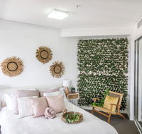 Forest themed APT in the Heart of Brisbane CBD - Holiday Cairns