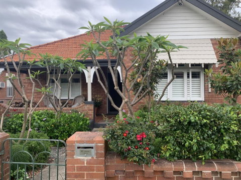Frangipani House Cooks Hill - Holiday Cairns 0